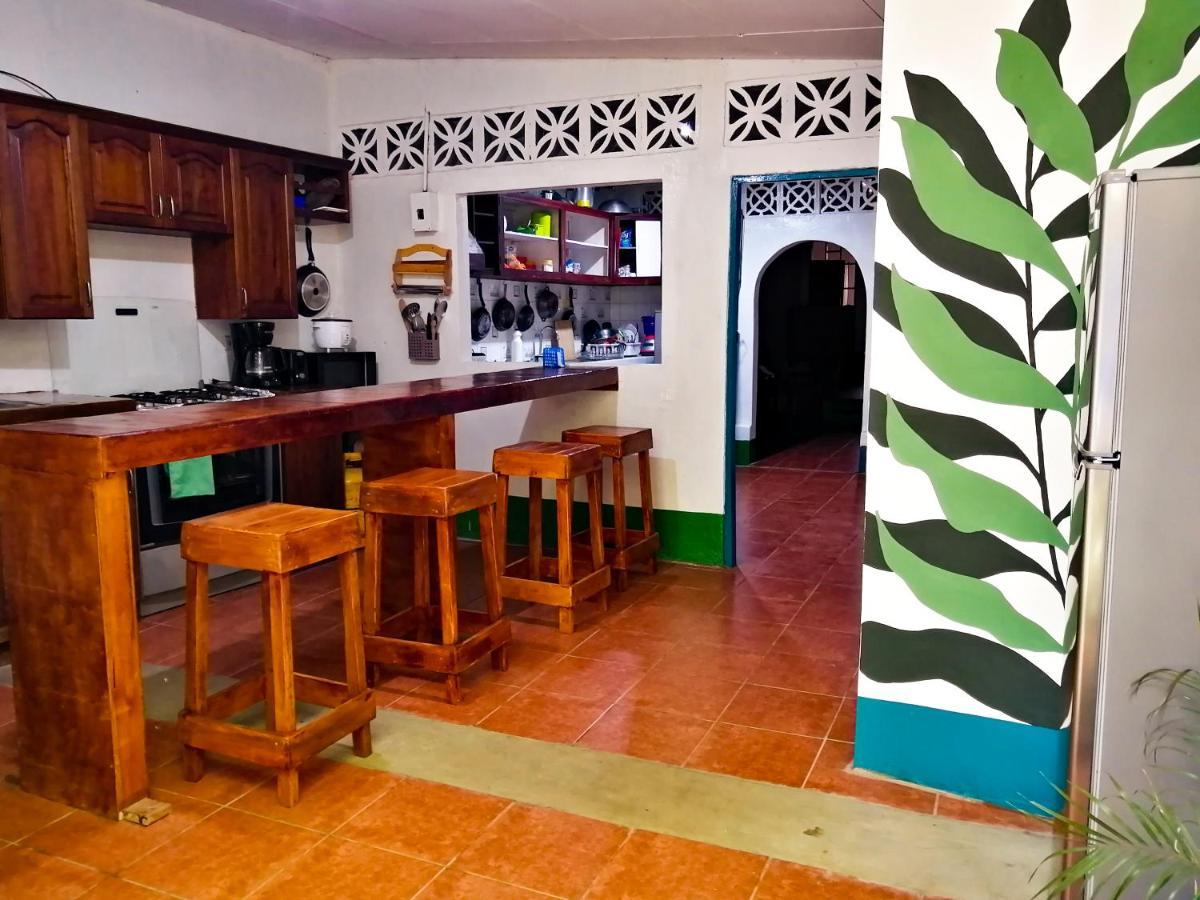 Hostal El Rio León 外观 照片