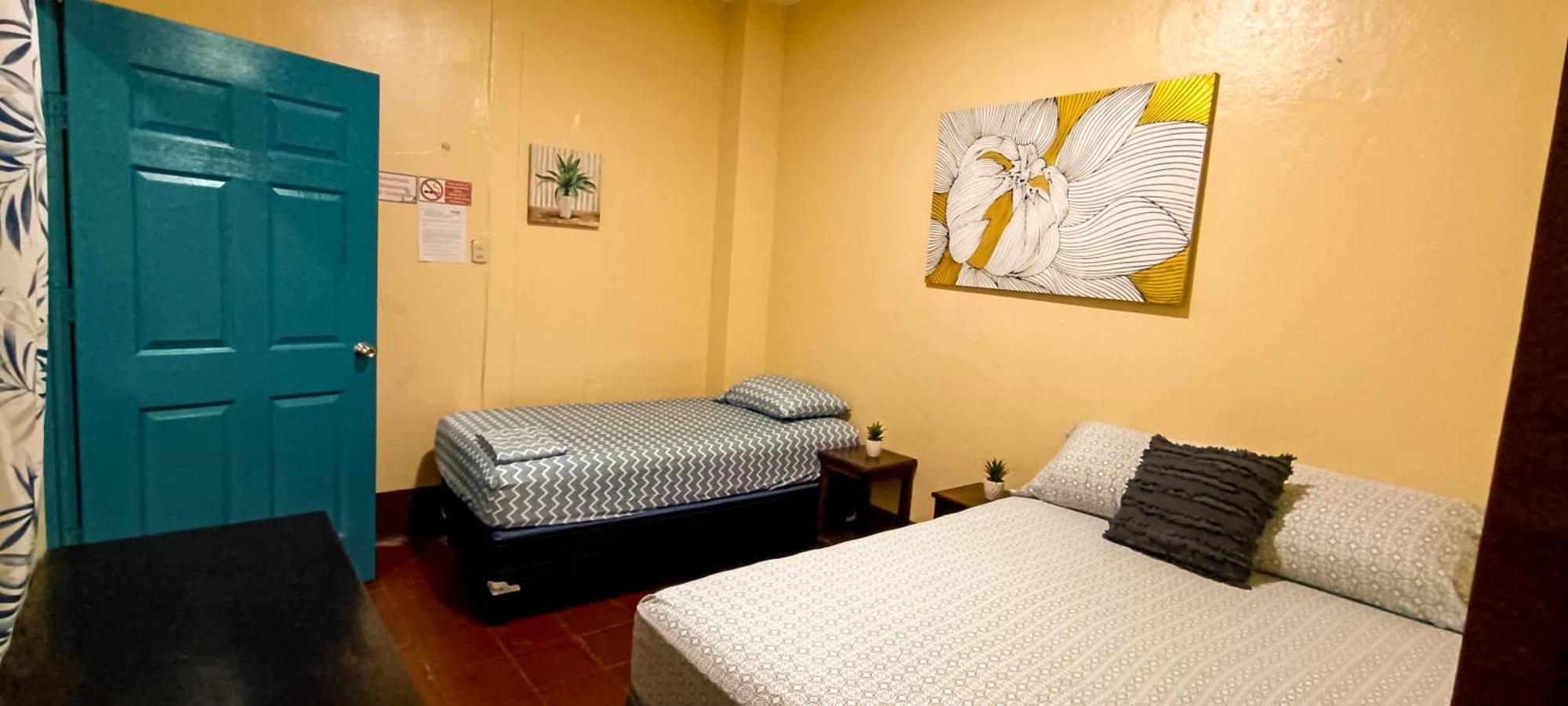 Hostal El Rio León 外观 照片