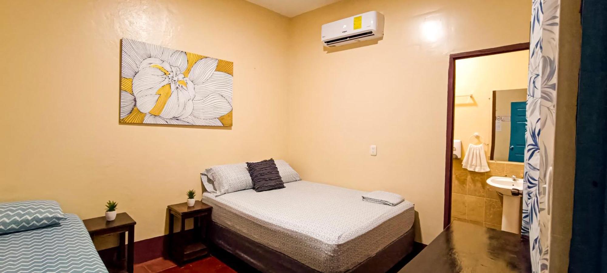 Hostal El Rio León 外观 照片