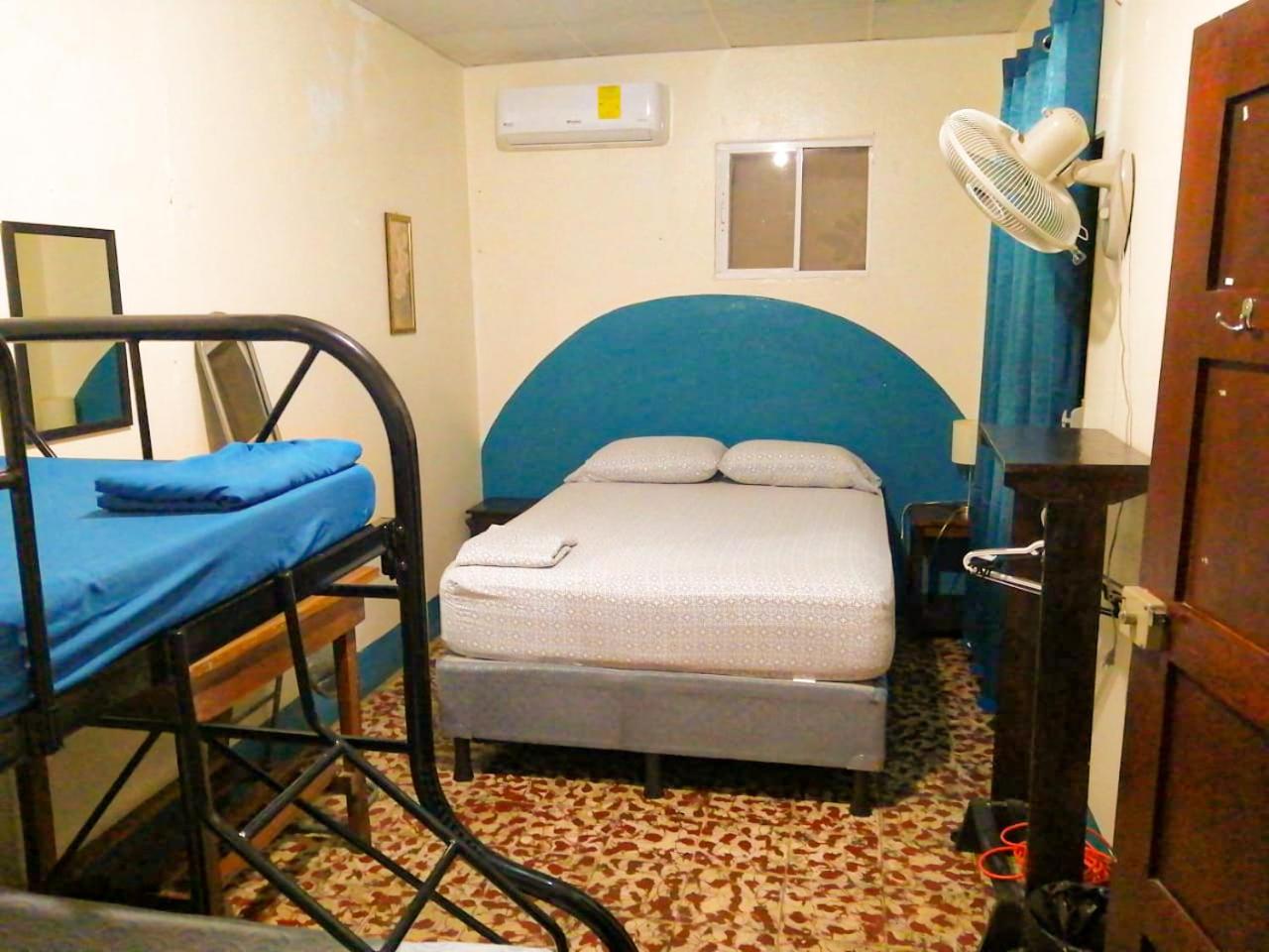 Hostal El Rio León 外观 照片
